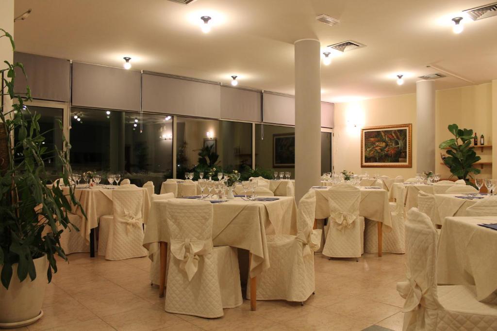 Hotel Elvezia Pesaro Exterior photo